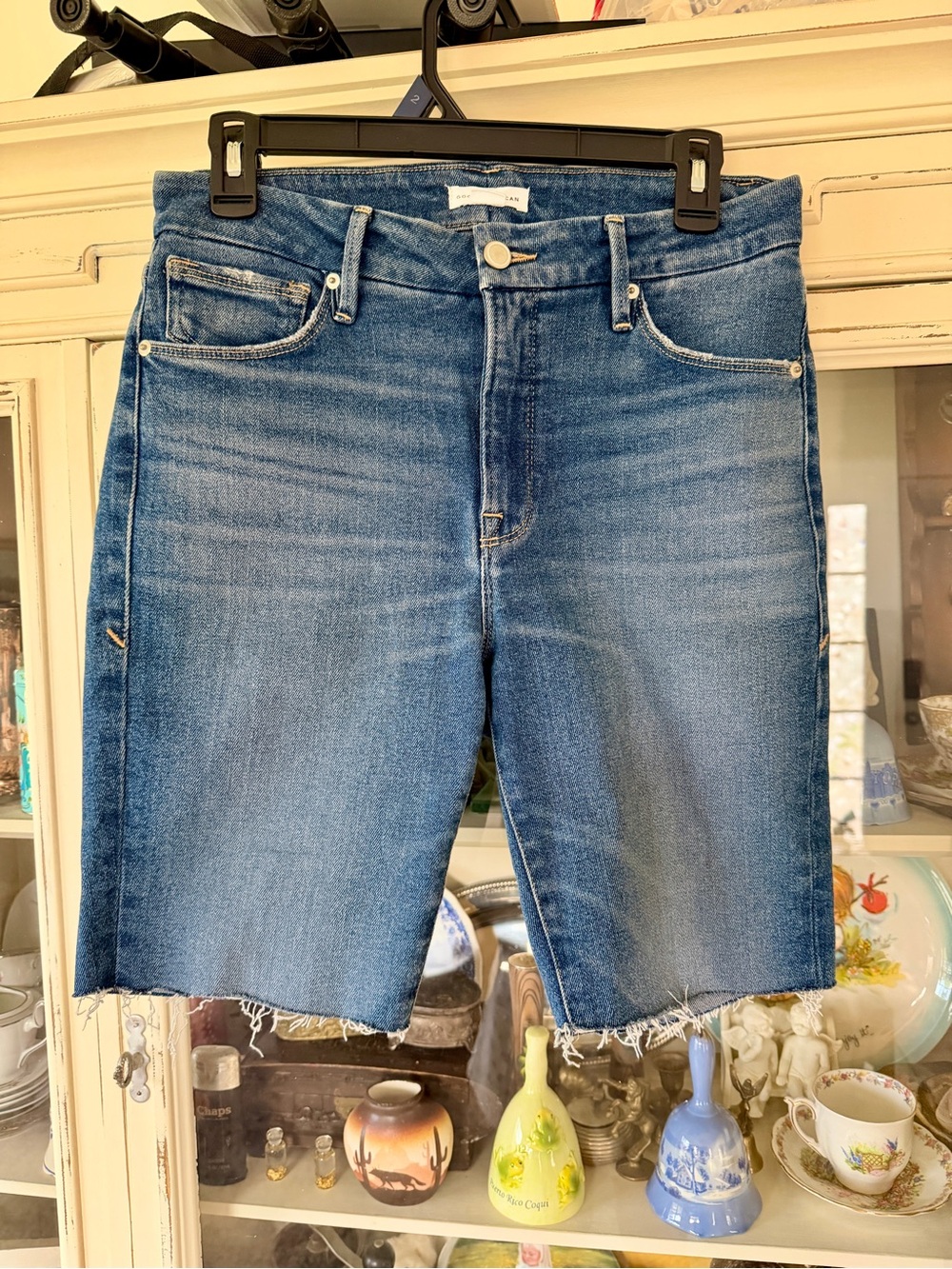 Good American Medium Blue Denim Jeans with Silver Button
